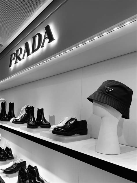 prada girl aesthetic